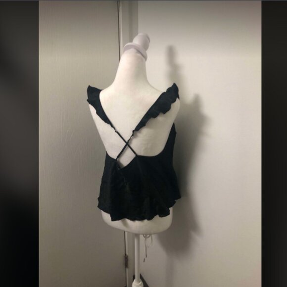 Victoria's Secret Flutter Sleeve Black Cross Back Tank Top Sz L - Picture 3 of 4